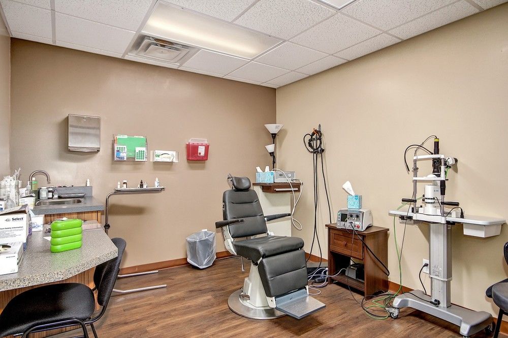 East Valley Medical Office Condo | For Lease: 604 W Warner Rd Bldg B, Chandler, AZ 85225